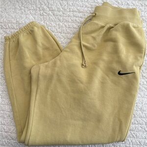 Nike Women’s Oversized Phoenix Jogger Sweatpants